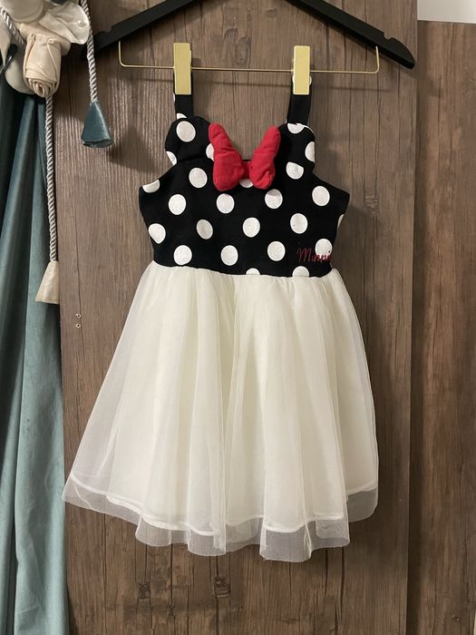 Minni maus brend Disney 4-5 yosh