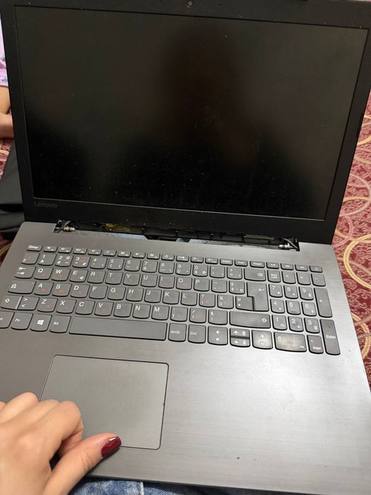 Ноутбук сотилади холати яхши