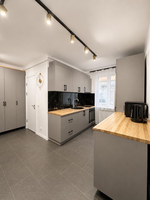 Apartament modern de închiriat