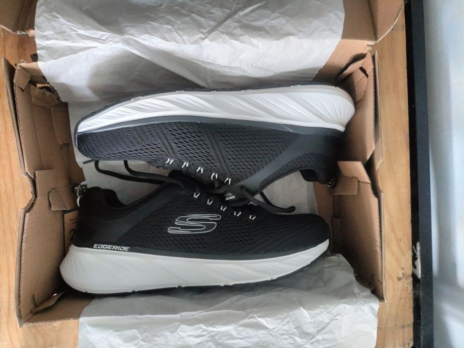 Продам обувь Skechers