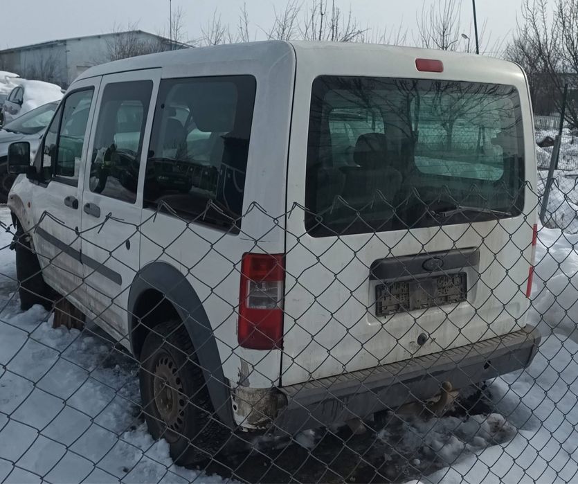 Dezmembrez Ford Tourneo Connect 1.8 tdci