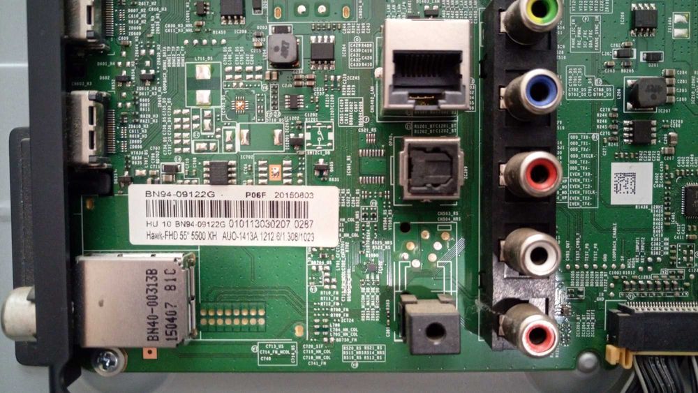 Samsung UE55J5500AW (55")- със счупен дисплей.