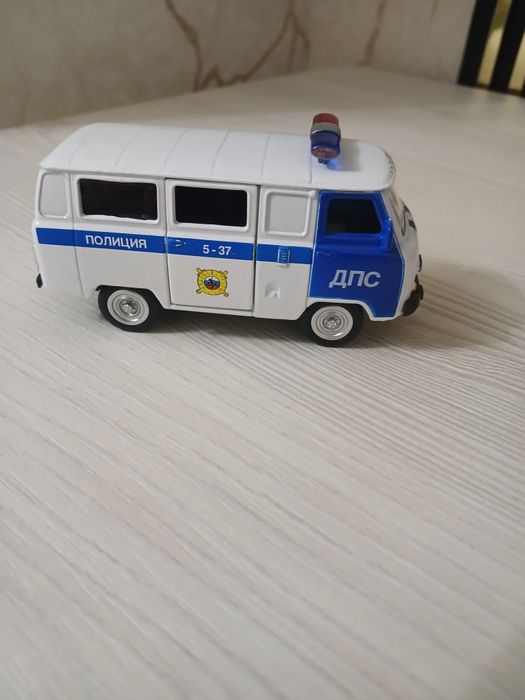 Продам модельки машин