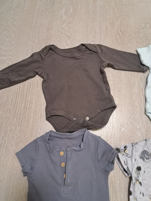 Set 4 body firma SoCute varsta 1-3 luni