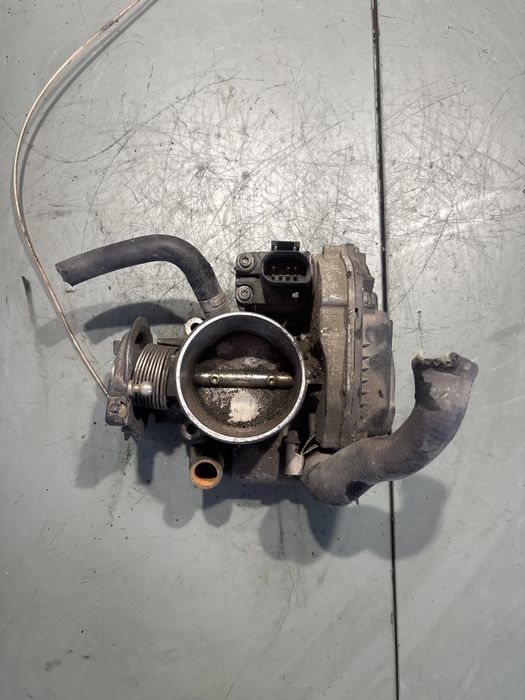 Clapeta acceleratie Audi A4 1995 1.6 MT (101 hp)