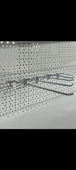 Rafturi pentru magazin