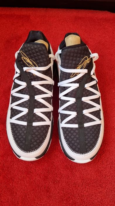 Маратонки Nike Lebron