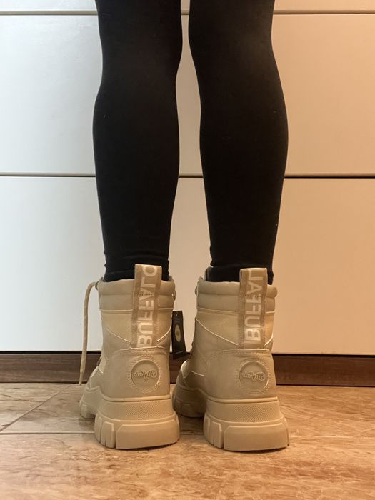 Ghete Buffalo de dama, noi in cutie