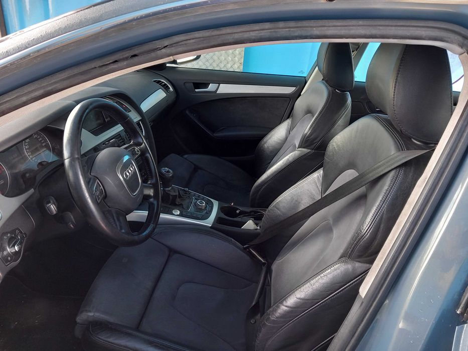 Audi a4 Tdi 2000 din 2008/11 246000km  vopsita cu raptor