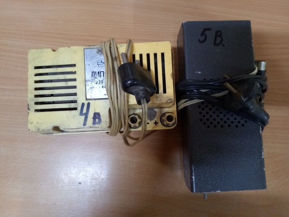 Зарядное устройство