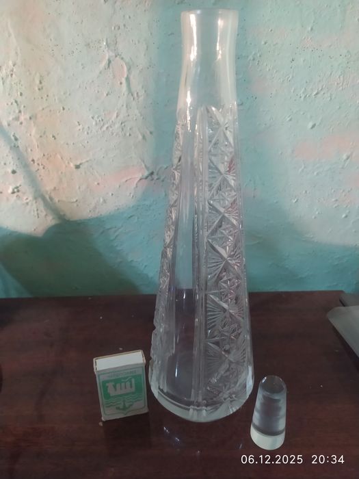 Продам графины из хрусталя.