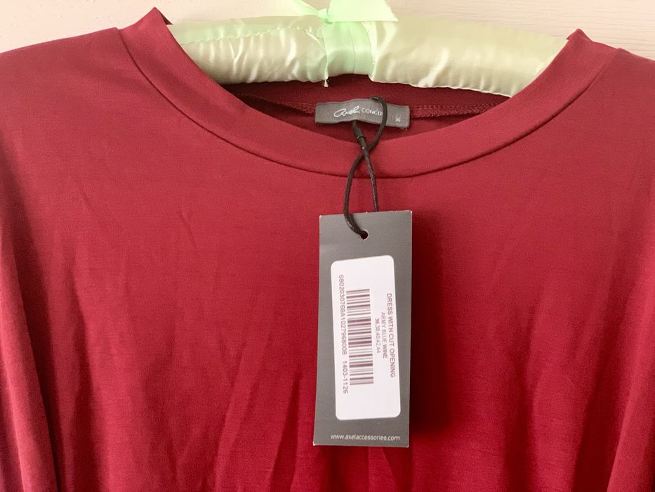 Рокля Axel, нова