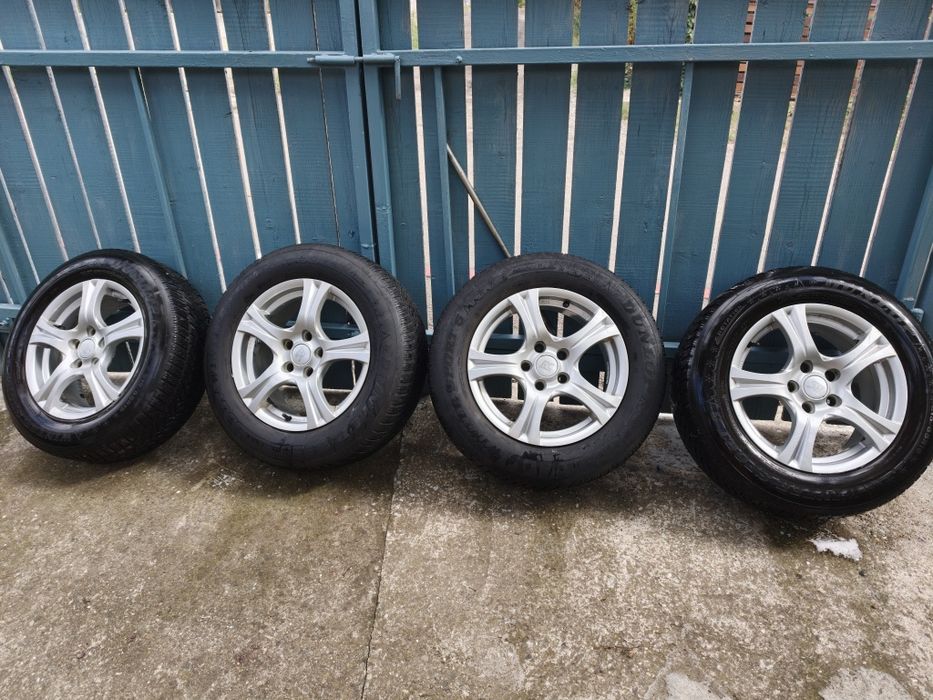 Set 4 Jante Aliaj 16" cu Anvelope Iarnă 215/65 R16 –  VW Tiguan