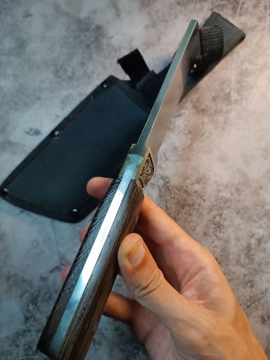 Масивен нож-сатър