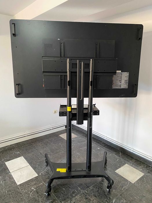 Display interactiv Ricoh D6510, cu suport.