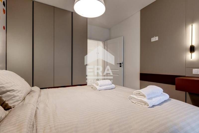 Продава се Тристаен апартамент в София, Център - 104 кв.м за 1614 €/кв.м - Снимка #8