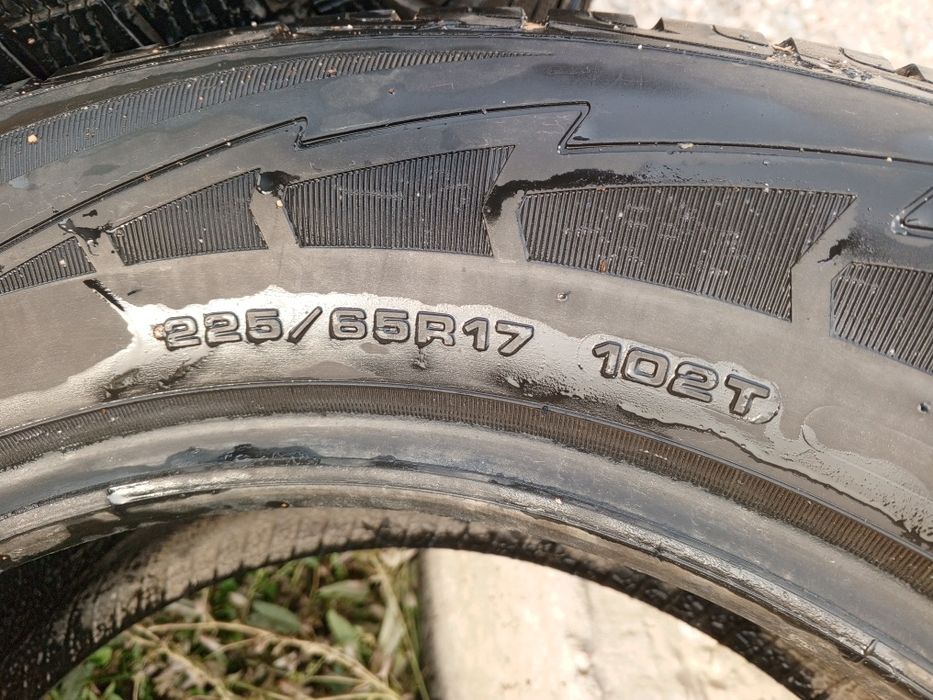Шины б/у зимние продаеться