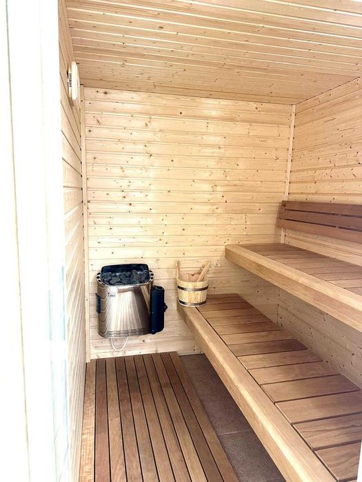 Cabana de inchiriat: 5 camere cu jacuzzi si sauna