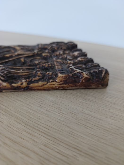 Decoratiune in relief din ceara