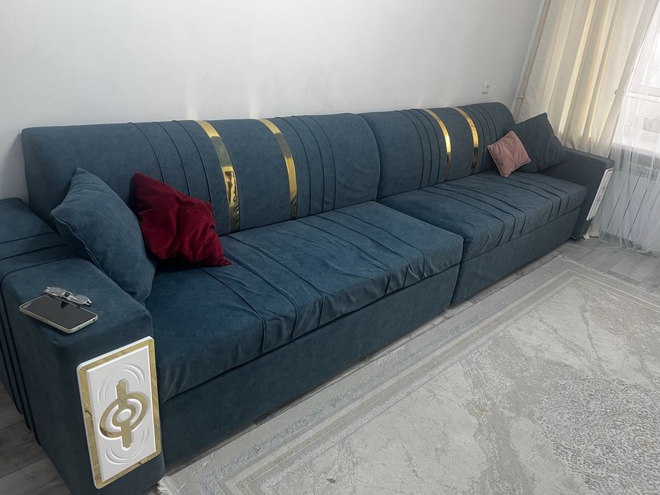 Продам диван в хорошем состоянии  3.7 м