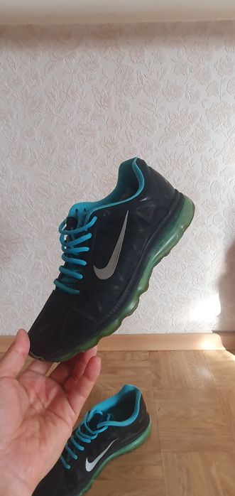 Продам спортивные кросовки 4000т