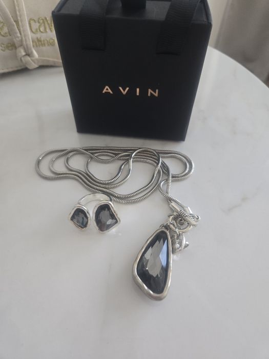 Чисто нови бижута Avin - колие и пръстен  със сив камък