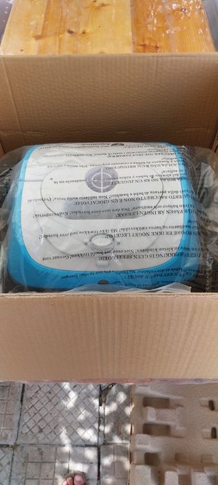 Робот за почистване на басейн