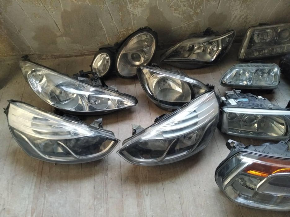 Продавам фарове и стопове