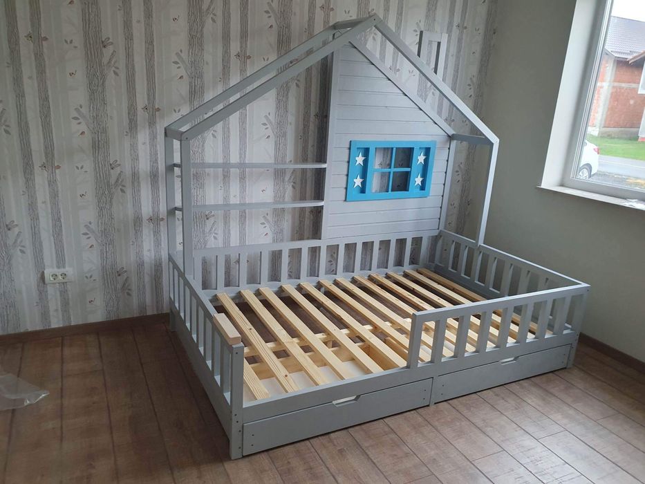 Vând pat casuta (montessori)