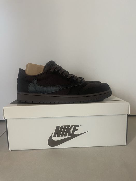 Jordan 1 low velvet brown- travis scott