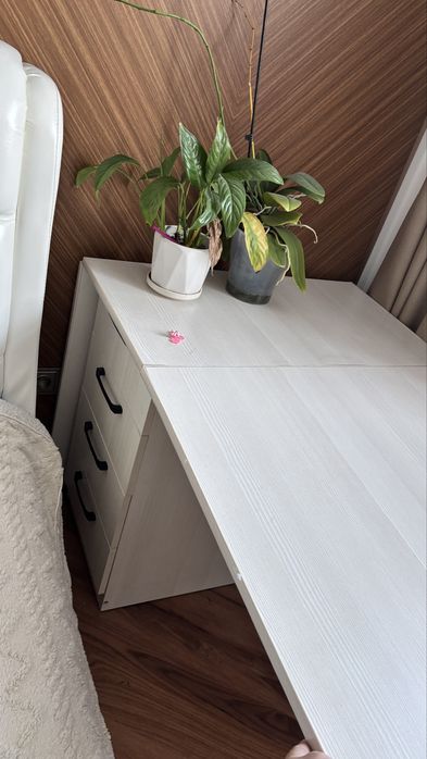 Продам стол для гостинной