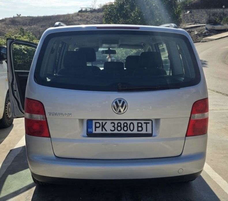 VW TOURAN         .