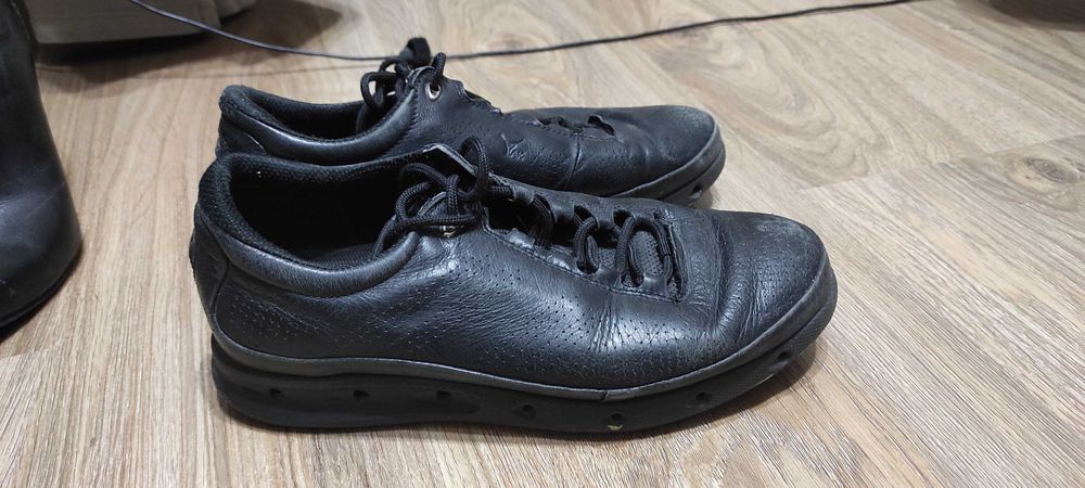 Кроссовки Ecco 38 размер натуральная кожа