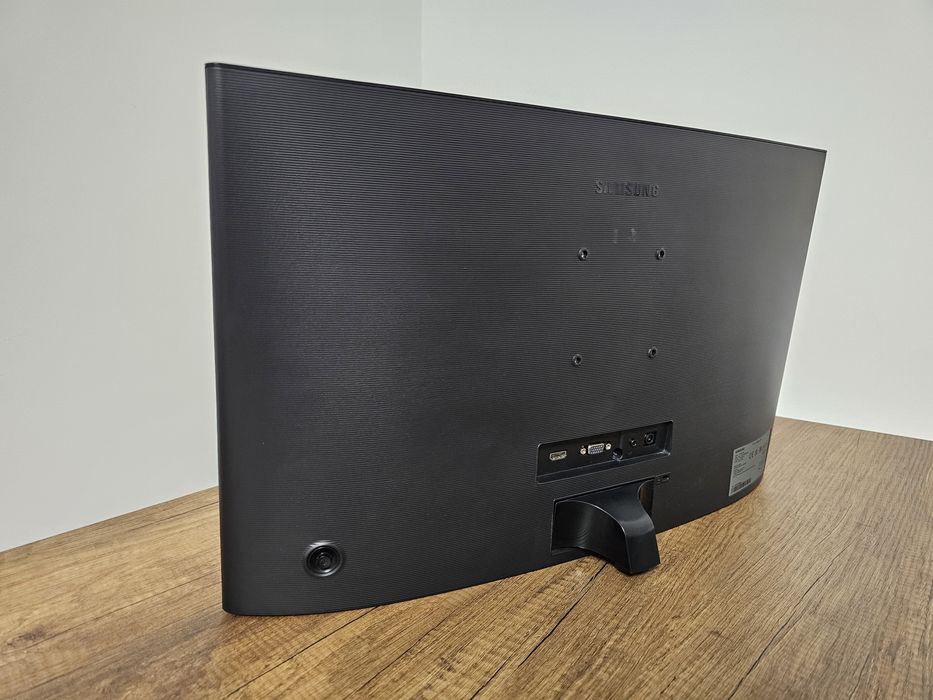 Monitor Setup Complet – 2x Samsung Curved 24” + braț suport