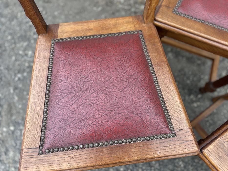 Столове от дъб с дърворезба 3бр.