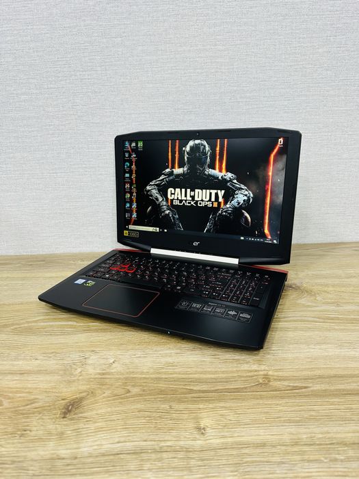 ACER Core i7-8 Ядерный, Мощный, Премиум Игравой ноутбук для Игр и IT