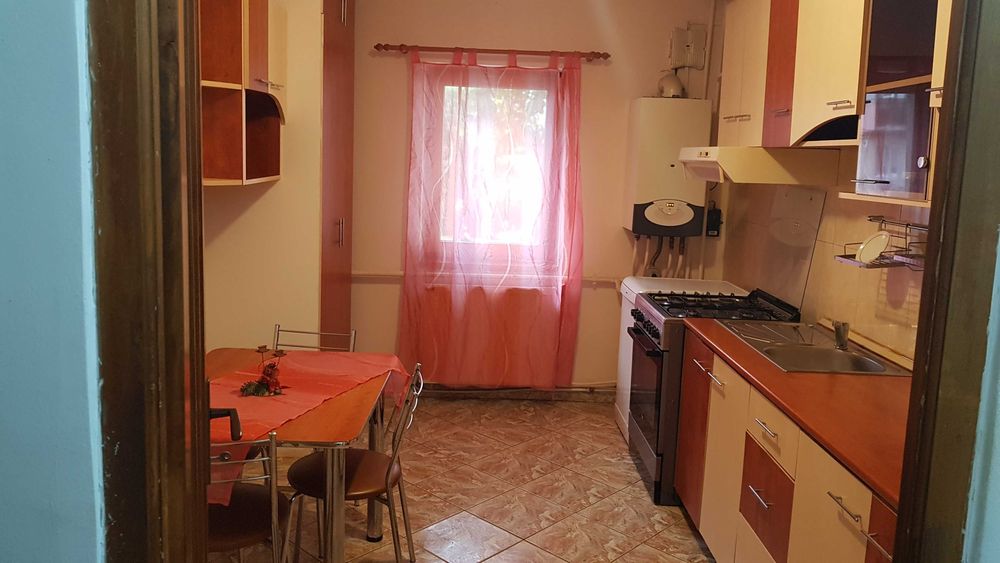 Apartament 3 camere decomandate, 2 băi, de închiriat, sens giratoriu Mănăștur-Zorilor