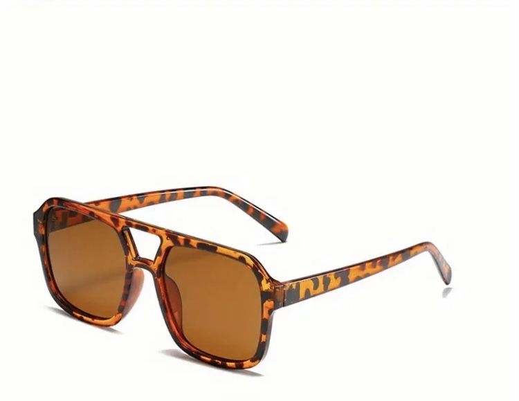 Очки солнцезащитные