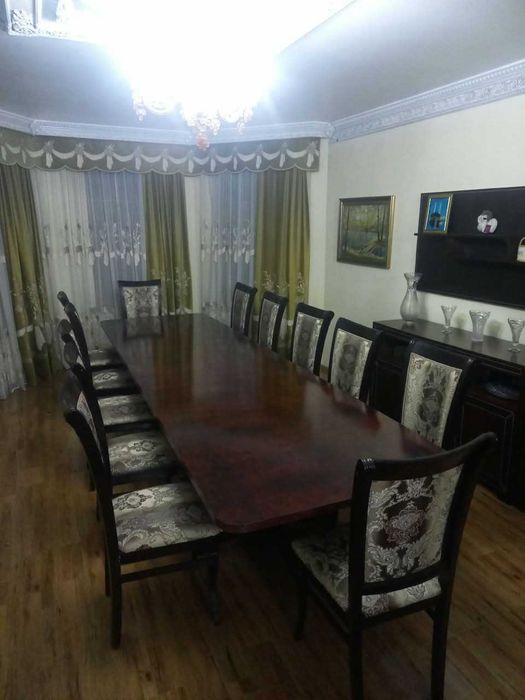 стол обеденный на 12 персон
