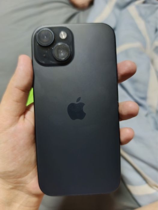 Продам Айфон 15 на 128гб срочно