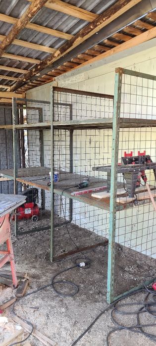 Uși de garaj și rafturi industriale