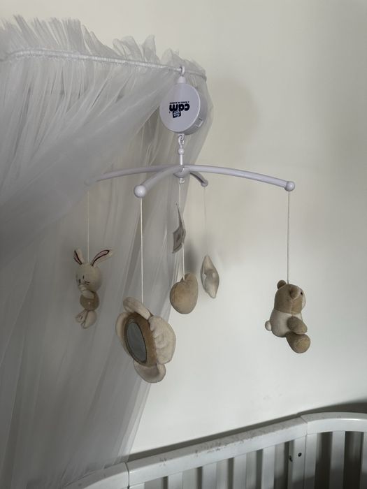 Vand baldachin cu suport si  jucarie muzicala