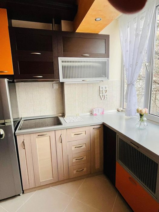 Дава се под наем Двустаен апартамент в Пловдив, Кършияка - 55 кв.м за 450 € - Снимка #2