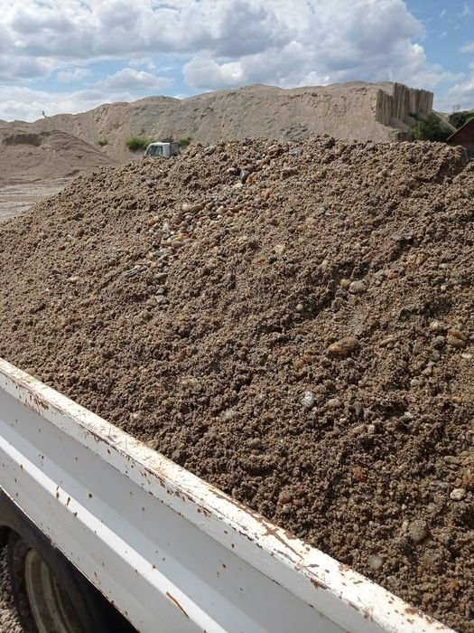 Nisip balast moloz pământ piatra.