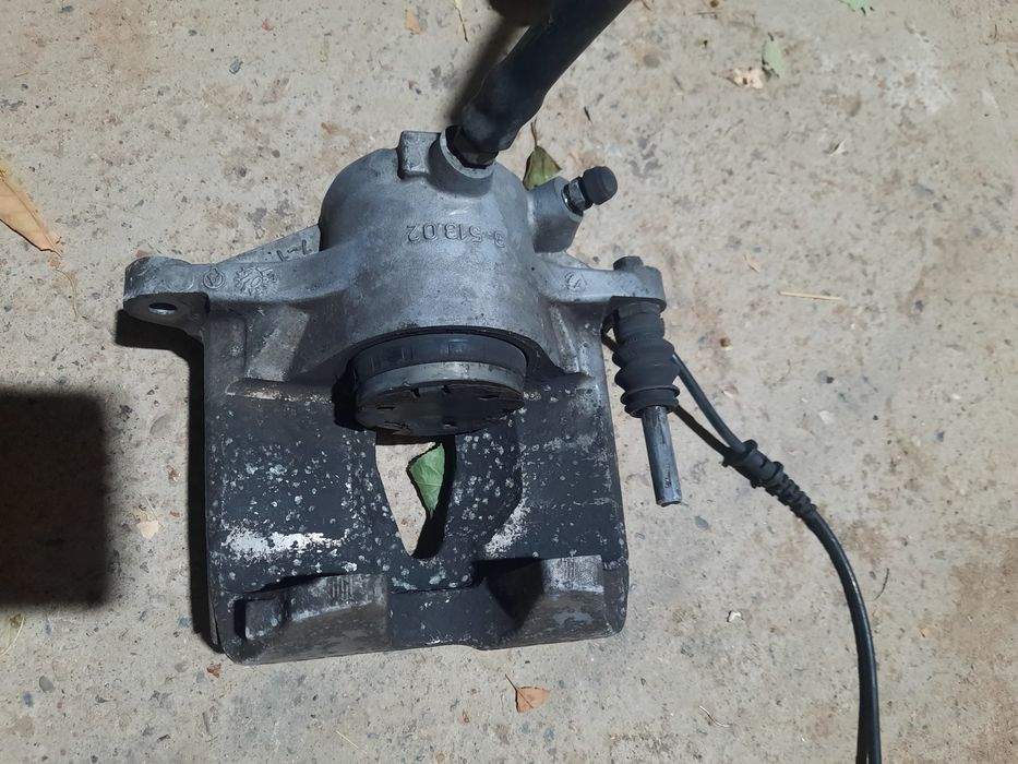 Суппорт левыя сторона на мерс w 211