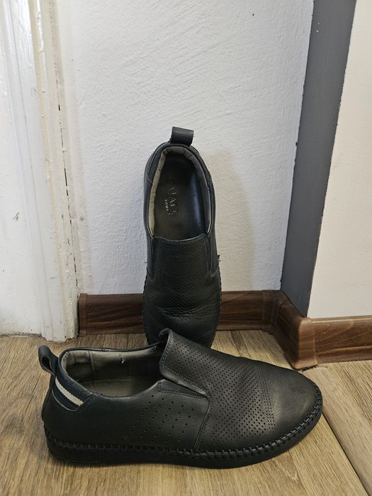 Pantofi de firma din piele naturala