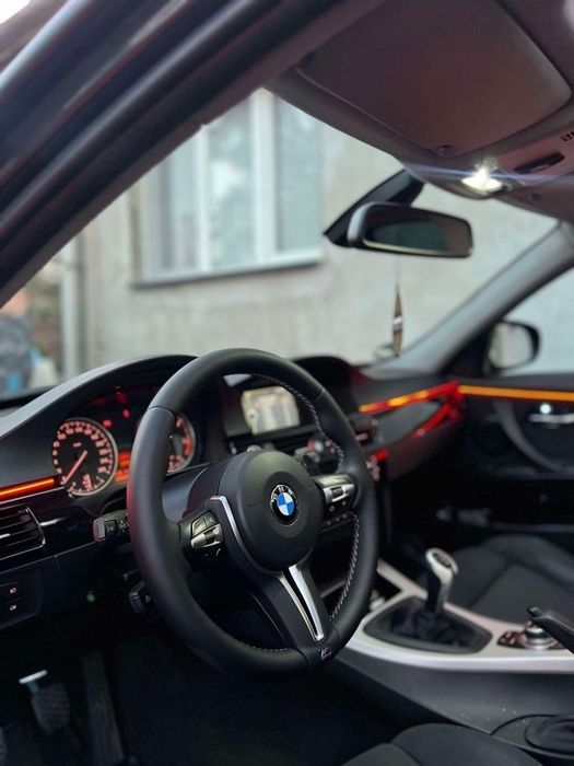 Volan BMW Seria 1 2 3 4 5 6 7 X1 X2 X3 X4 X5 X6 E/F F01 F02 F03 F04 F06 F12 F13 F15 F16 F10 F20 F25 F26 F30 F32 F33 F36 E90 E91 E92 E70 E71 E81 E84