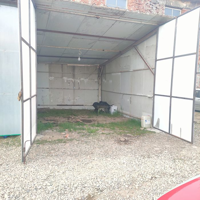 Închiriez convenabil spatiu comercial