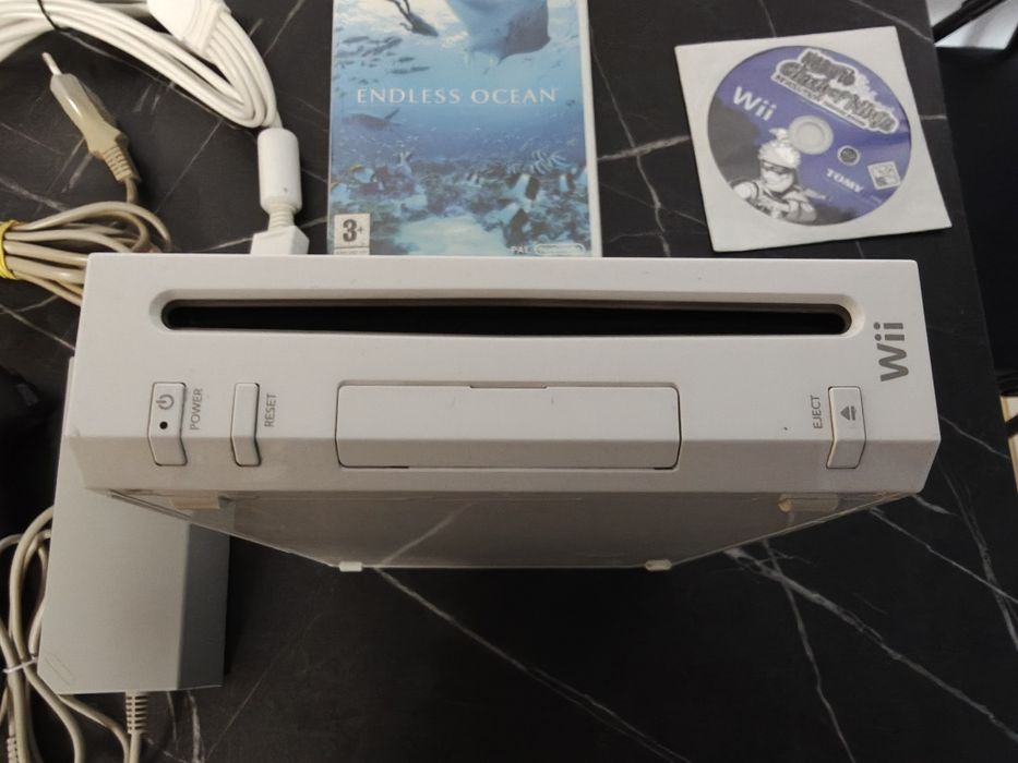 Nintendo wii complet cu 2 jocuri