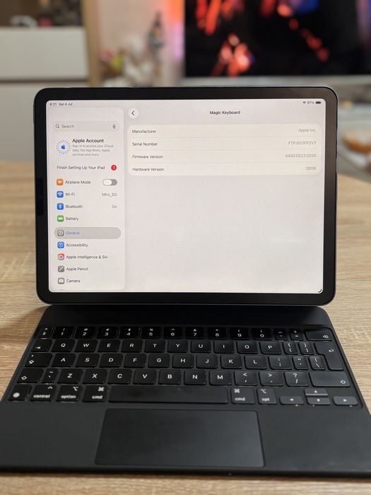 iPad Air 5 (M1 чип) Като нов + Apple Magic Keyboard - Пълен комплект